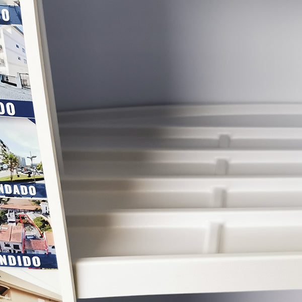 Bancada Promocional em Plástico com Bandeirola